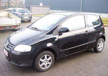 VW Fox Volkswagen 1.2i EURO4 SERVO ALU EFH SCHWARZ ZV ABS 2008