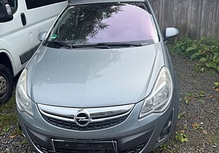 Opel Corsa D Satellite