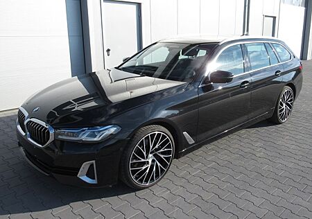BMW 530d Touring Aut. Vollleder Pano HUD AHK Laser
