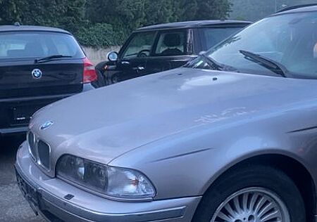 BMW 525i A Touring -