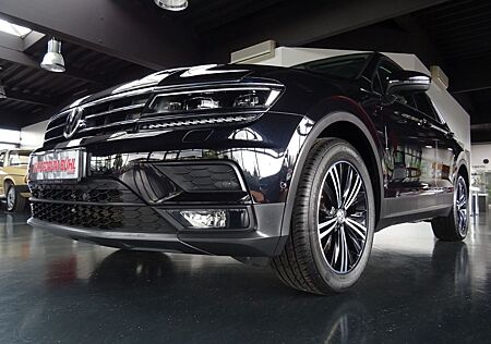 VW Tiguan Volkswagen 2.0 TDI Comfortline/ Navi/ LED/ AHK/ Pano