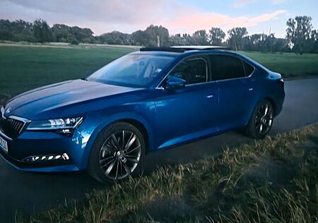 Skoda Superb 2.0 TSI DSG 4x4 SportLine Combi SportLine