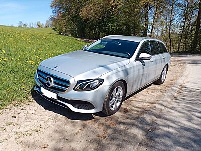 Mercedes-Benz E 220 d 4MATIC T Autom. -