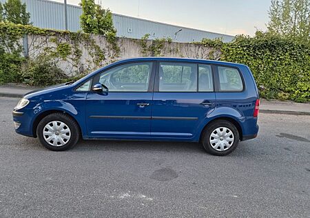 VW Touran Volkswagen Conceptline