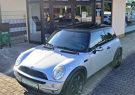 Mini Cooper MiniCooper/Xenon/Panorama/Navi/Leder
