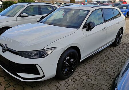 VW Passat Variant Volkswagen 2.0 TDI DSG R-Line+Pano+AHK+Stand
