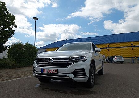 VW Touareg Volkswagen One Million 4Motion3,0TDI DSG Matrix Nav