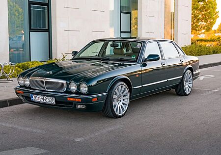 Jaguar XJ6 X300 3.2 petrol automatic