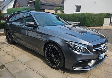 Mercedes-Benz C 63 AMG Mercedes C 63 T Klappe, Schalensitze, Carbon,