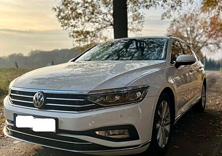 VW Passat Variant Volkswagen 2.0 TDI SCR DSG Elegance Vari...