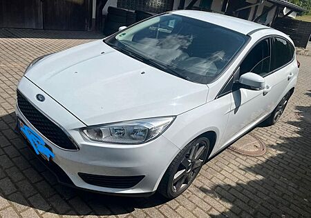 Ford Focus 1,0 EcoBoost Ambiente *68TKM* *BITTE LESEN