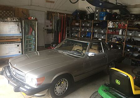 Mercedes-Benz SL 560
