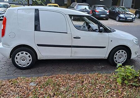 Skoda Praktik TÜV 1/2027, Top Zustand