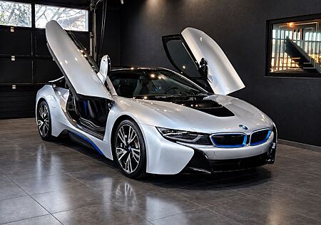 BMW i8  7.500km  99,7% Batterie, Garantie, Silber