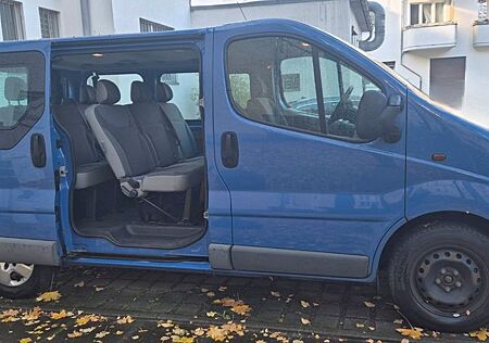 Opel Vivaro originale 90600, Standheizung, TÜV 10.27