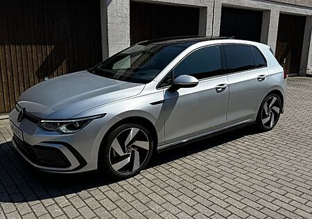 VW Golf Volkswagen 1.5 eTSI 110kW DSG R-Line Vollausstattung