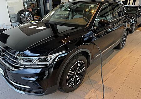 VW Tiguan Volkswagen Elegance E-Hybrid Plug-In Leder Voll