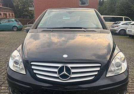 Mercedes-Benz B 150 WENIG GELAUFEN TUV NEU