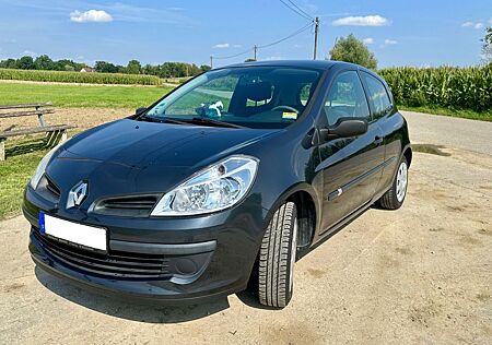 Renault Clio Authentique 1.2 16V 55kW Authentique