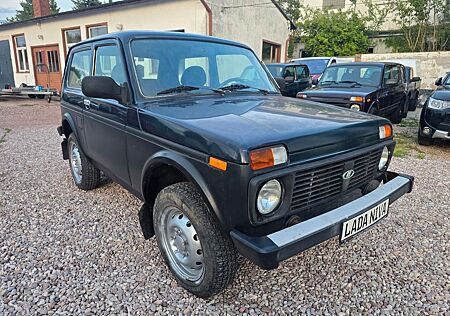 Lada Niva Only*TÜV Neu*AHK*1 Hand*4x4*