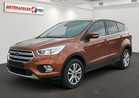 Ford Kuga 1.5T Titan. AT Xenon AHK AAC SHZ Navi Leder