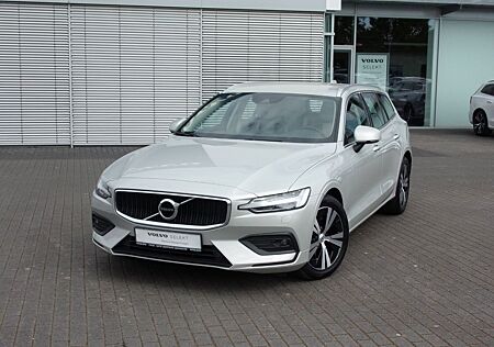 Volvo V60 B4 AT Momentum Pro