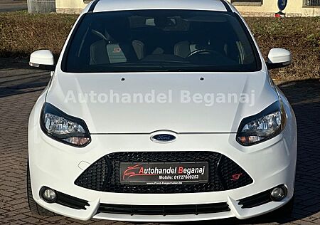 Ford Focus Lim. ST 1HAND/RECARO/KLIMA