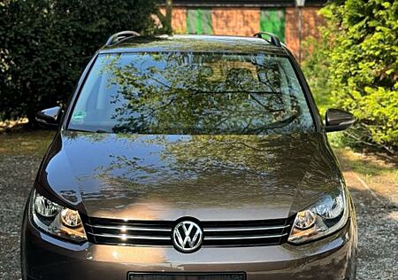 VW Touran Volkswagen tdi /7 Sitzer /Navi /Dsg / Ahk / 1 Hand