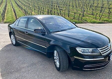 VW Phaeton Volkswagen 4.2 V8 4MOTION Tiptronic 5-Sitzer -