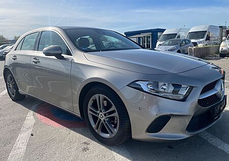 Mercedes-Benz A 180 /Sithz/Navi/Leder/2 Hand/PDC/D-Tacho/Tüv 27