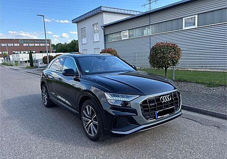 Audi Q8 50 TDI quattro S Line Panorama