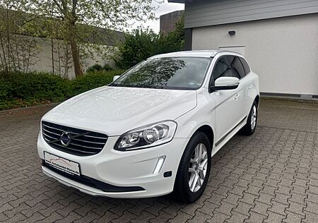 Volvo XC 60 XC60 Summum 2WD Navi Leder R.Kamer PDC Alus AHK