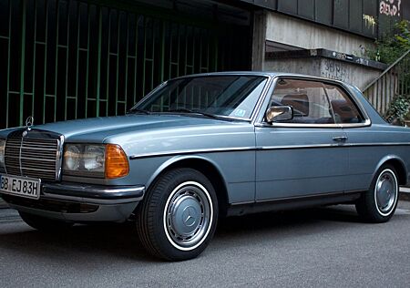 Mercedes-Benz 230 CE - H-Kennzeichen