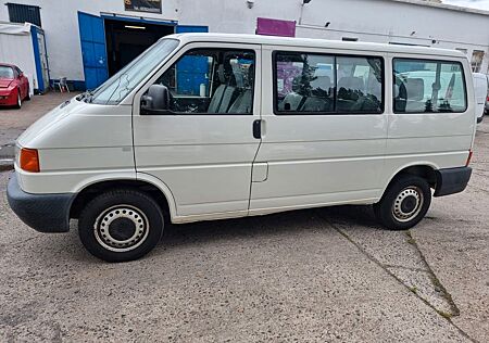 VW T4 Caravelle Volkswagen T4 Schweizer Garagenfund - 9-Sitzer - 153.000km