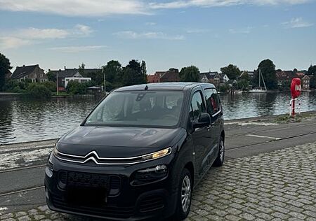 Citroën Berlingo 110| 1. Hand | Allwetterreifen