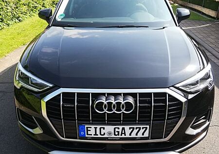 Audi Q3 40 TFSI quattro S tronic advanced advanced