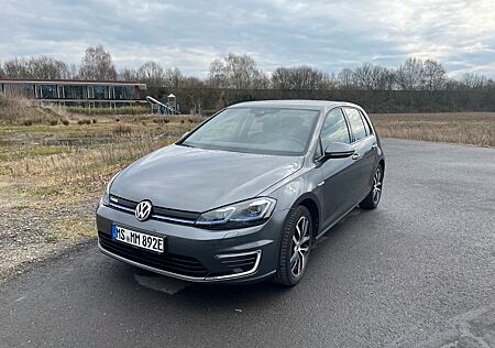 VW Golf Volkswagen e- Navi Wärmepumpe RearView Keyless