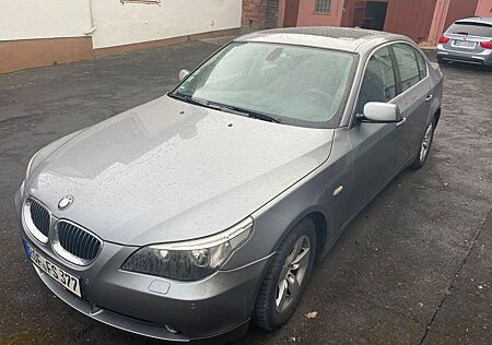 BMW 523i mit AHK, Schiebedach neuen TÜV und HU