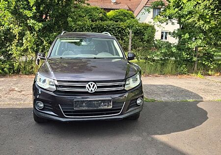 VW Tiguan Volkswagen 2.0 TDI SCR 4MO BMT LOUNGE Sport & St...