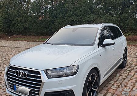 Audi Q7 3.0TDI quattro VOLL!! PANO,3X S-LINE, STANDH.