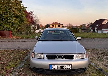 Audi A3 1.6 Ambiente