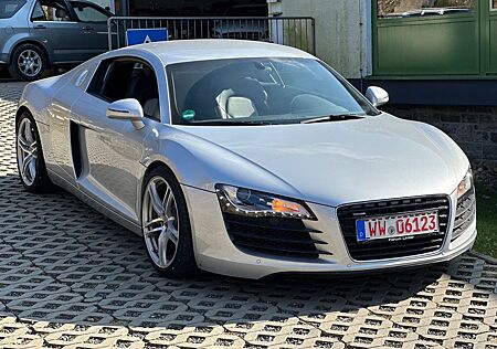 Audi R8 Coupe 4.2 FSI quattro