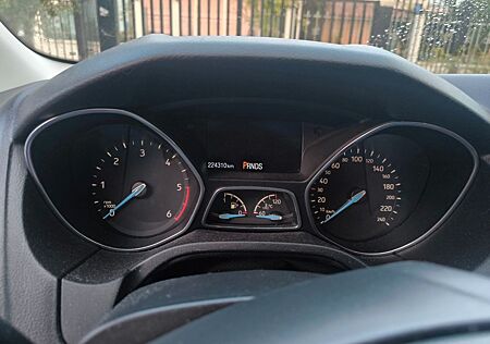 Ford Focus 2,0 TDCi 110kW PowerShift Busines Turn...