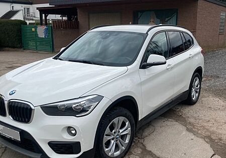 BMW X1 sDrive18d - Navi + AHK