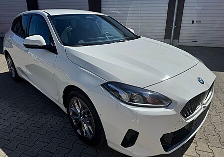 BMW 120 Steptronic,NAVI,PDC,MFL,Parkassistent