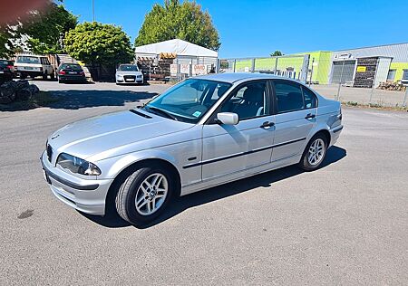 BMW 318i -