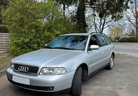 Audi A4 1.8 T Avant -