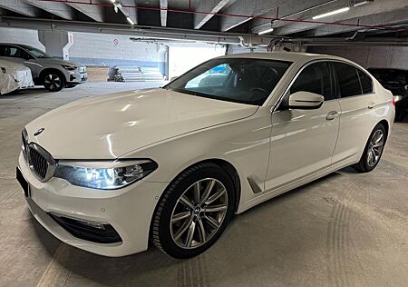 BMW 520 Baureihe 5 Lim. d// LEDER// KAMERA// EFH