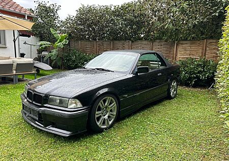 BMW 328i Cabrio, M-Paket ab Werk