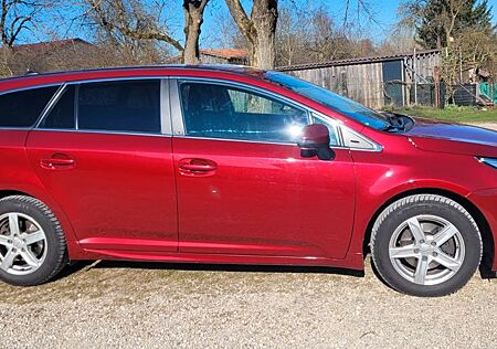 Toyota Avensis 1,8-l-Valvem. Edition S+ T. Sports E...